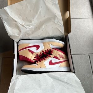 Air Jordan 1 Mid White Onyx